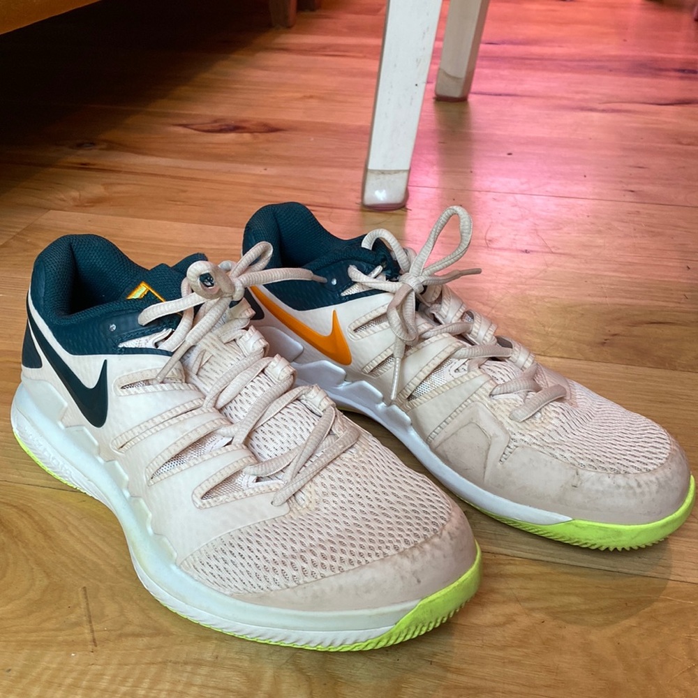 Nike tennis sneakers